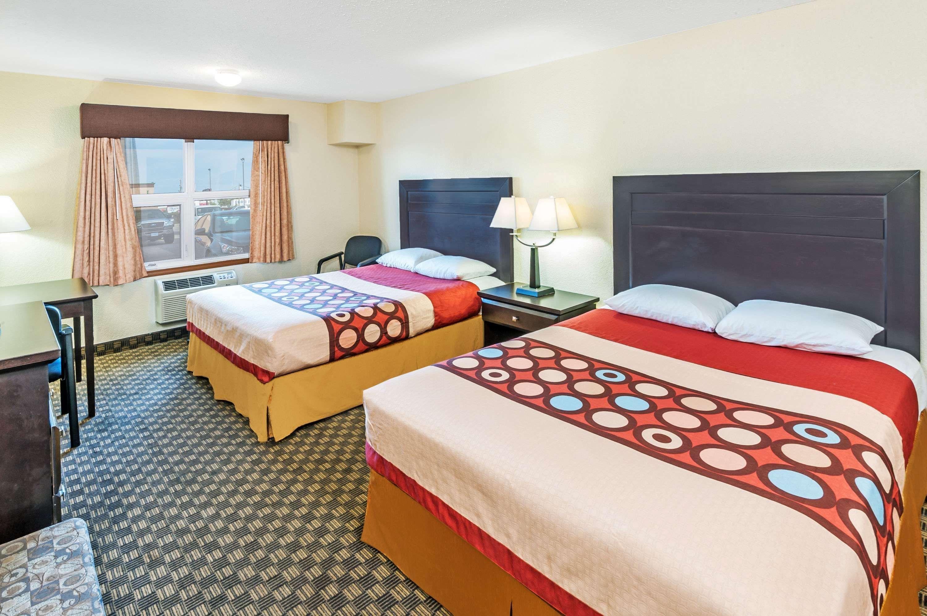Super 8 By Wyndham Calgary/Airport Hotell Eksteriør bilde